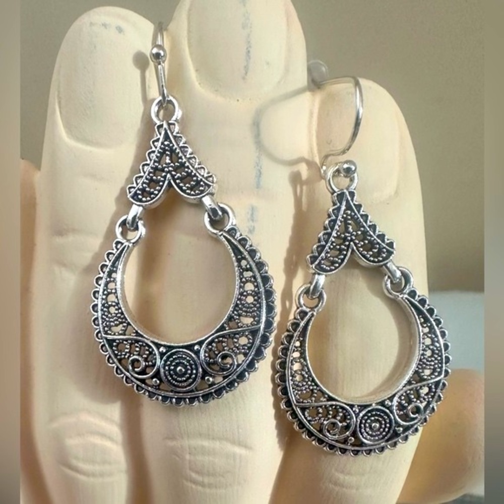 Vintage -Uniquely Carved Silver Dangle Earrings